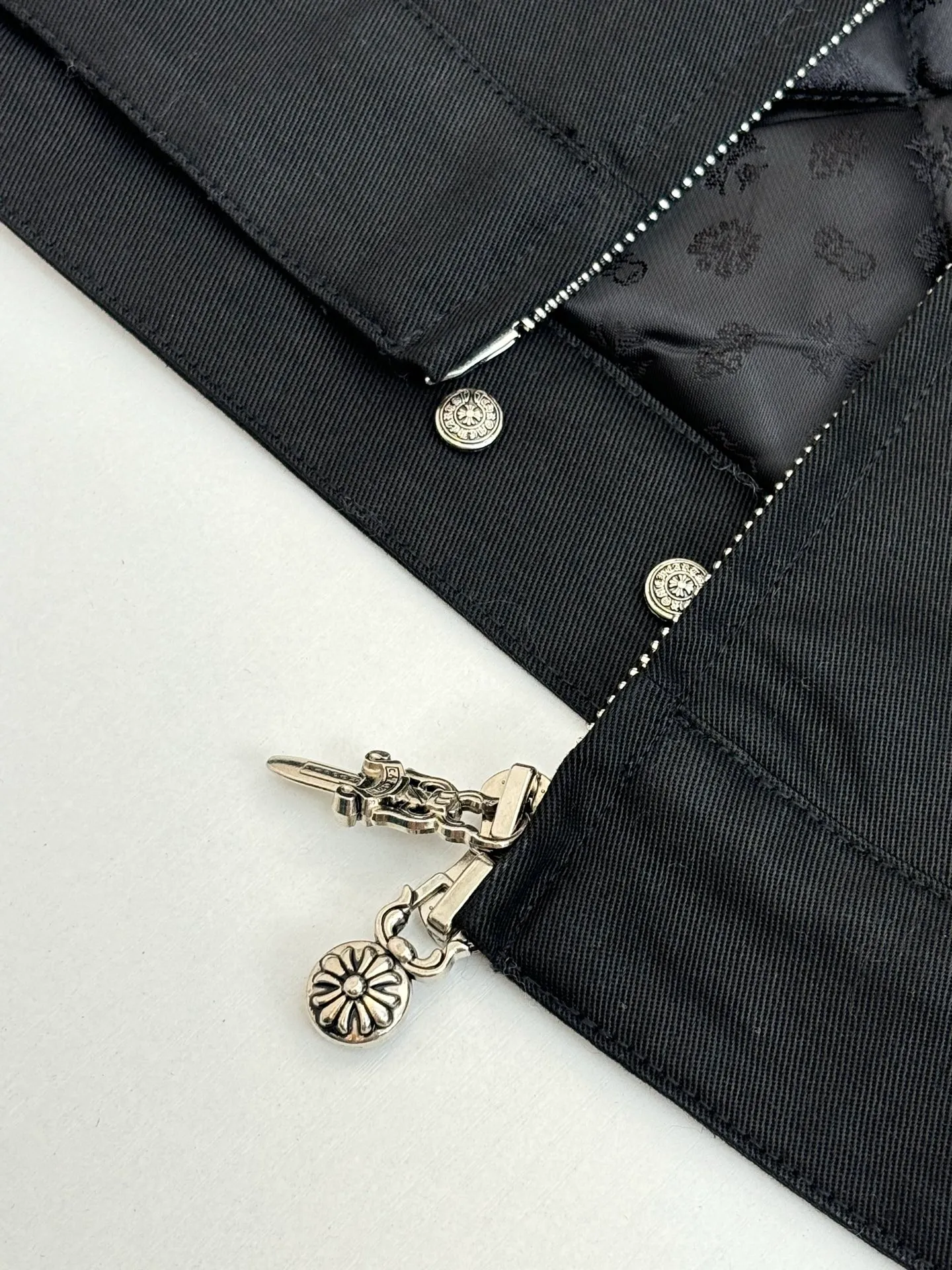 P610 Chrome heart*/Chrome heart new autumn and winter solid color leather quilted jacket Size: S/M/L/XL